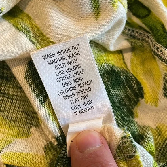 Vera Wang Tank Top - Picture 6 of 6